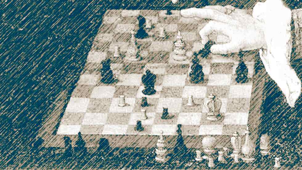 mão jogando xadrez