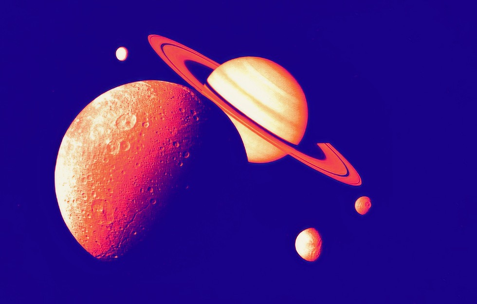 Saturno e luas