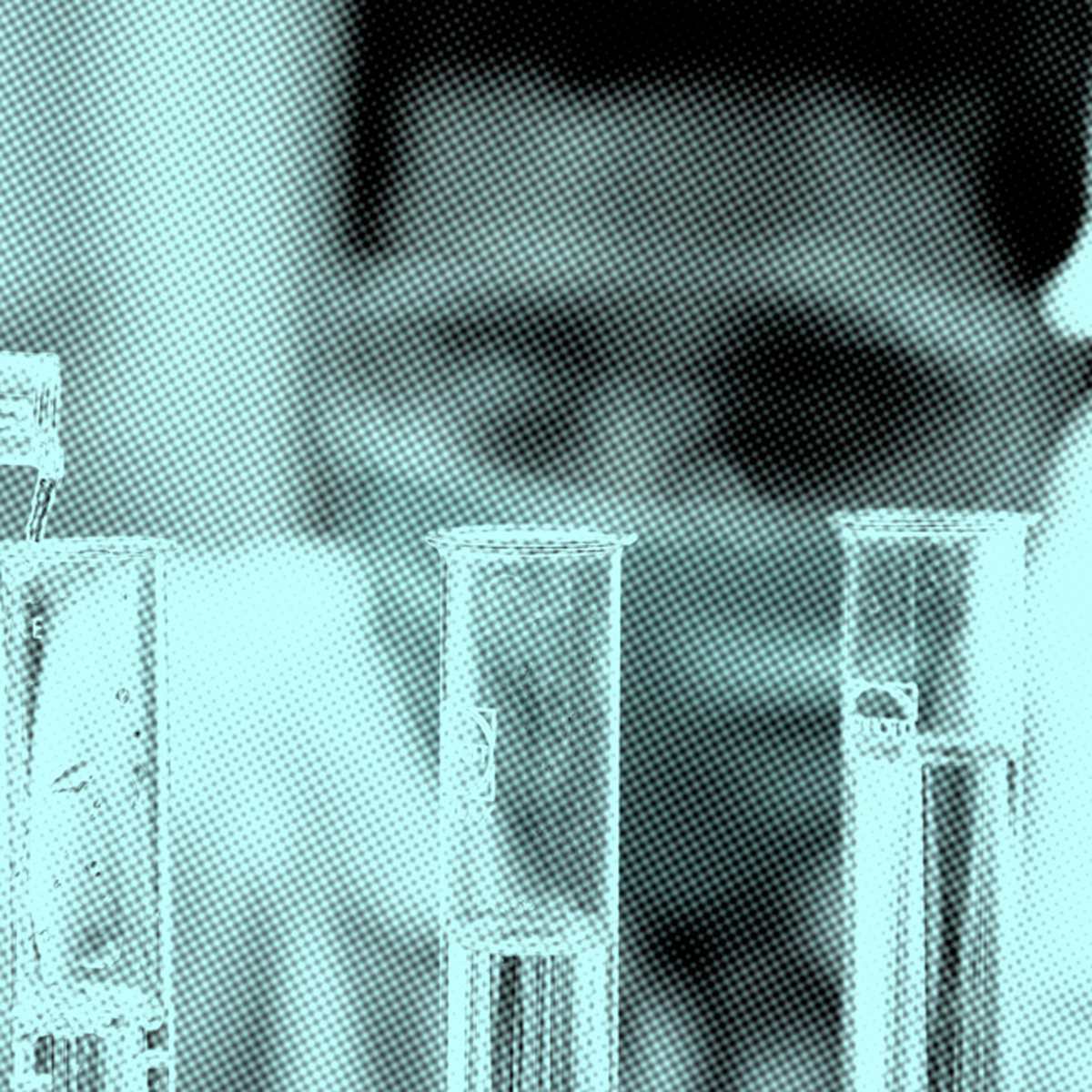 cientista na bancada