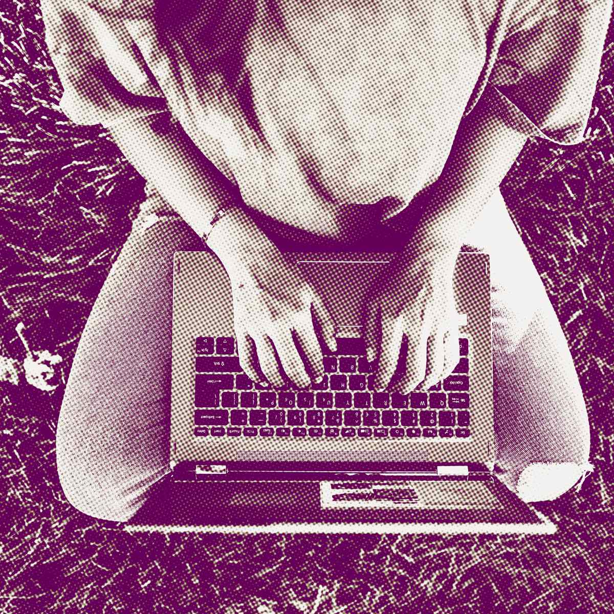 jovem usando teclado de computador