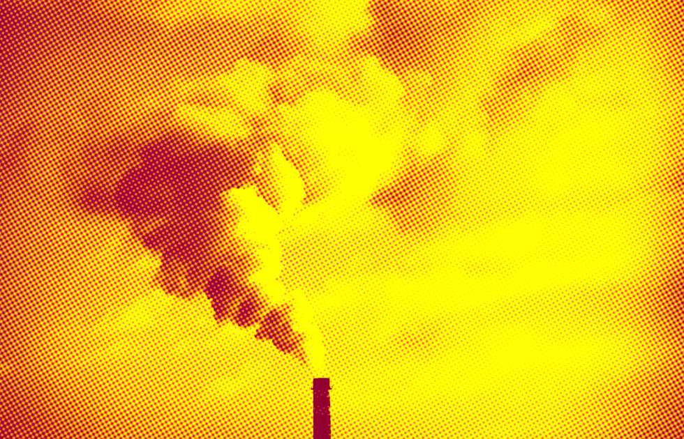 chaminé emitindo fumaça