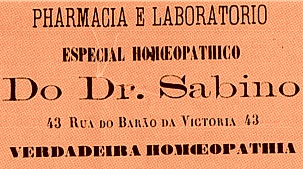 Arte baseada em recorte de jornal homeopático