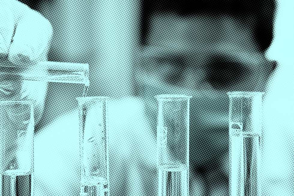 cientista trabalhando