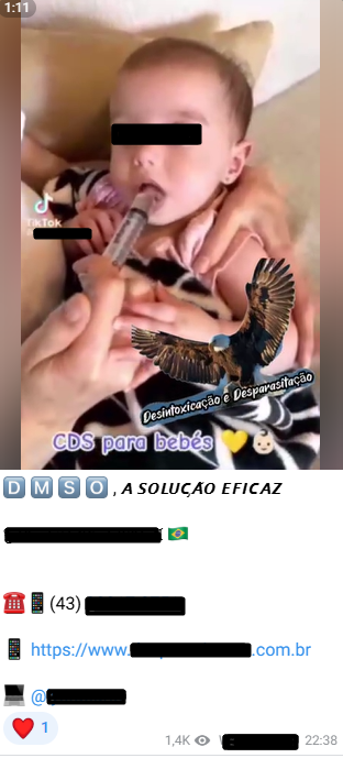 imagem de bebê recebendo dióxido de cloro por uma seringa com textos defendendo a prática e indicações de como obter a substância